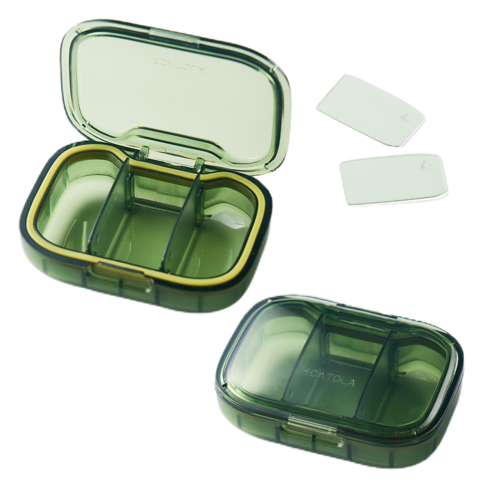 a green plastic container with a lid with text: 'SCATOLA'